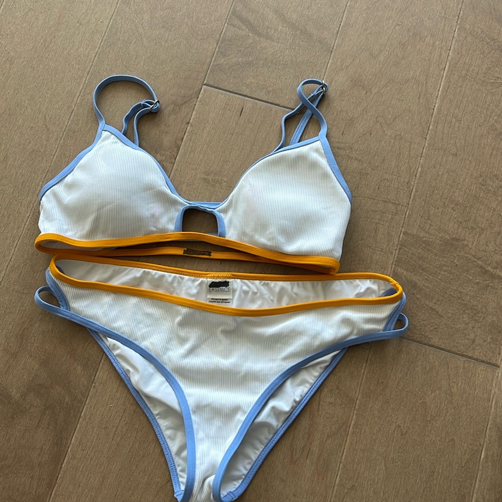 L*SPACE Ribbed Rachel Bikini in size medium